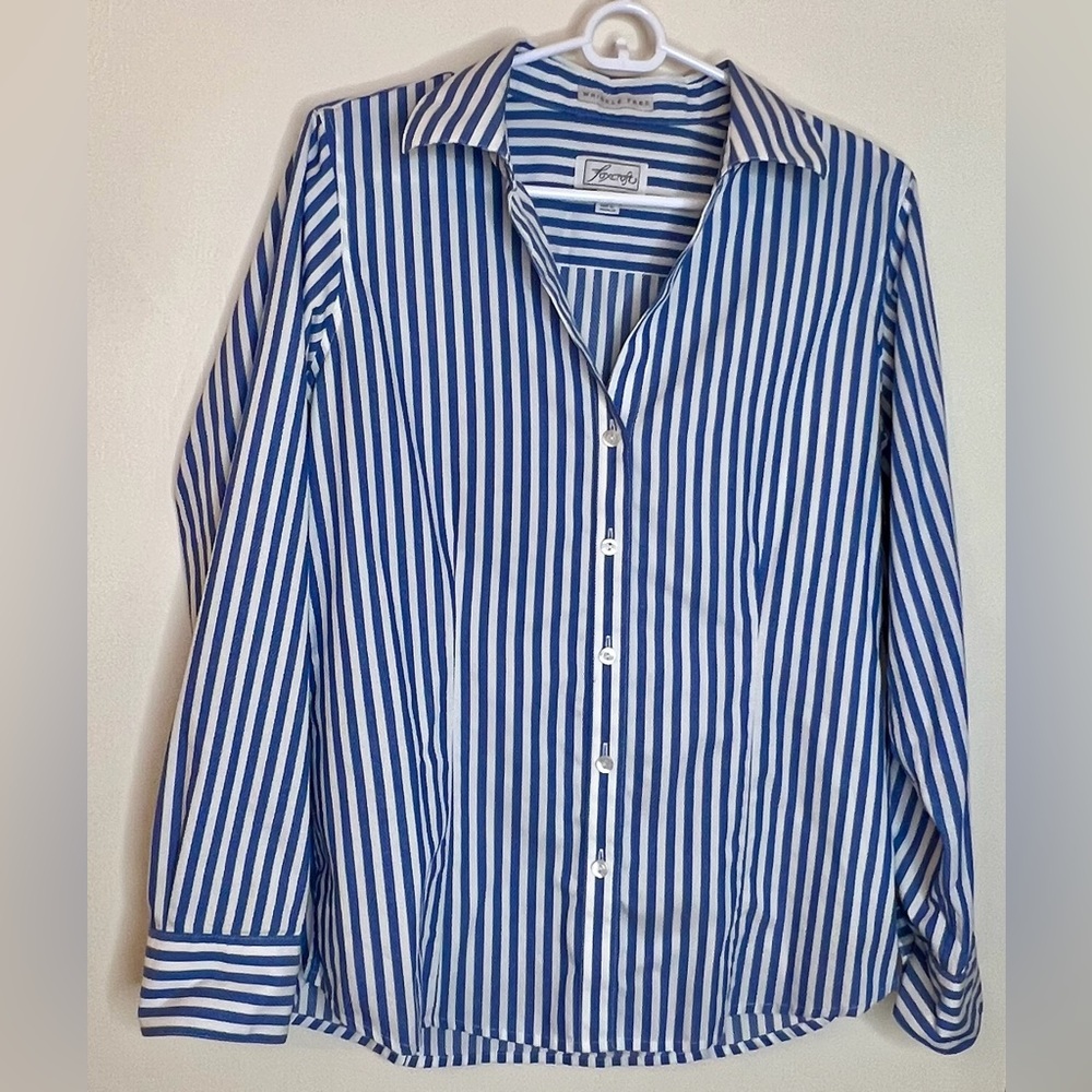 Foxcraft Wrinkle Resistant Periwinkle Blue Striped Button Down Blouse Size M